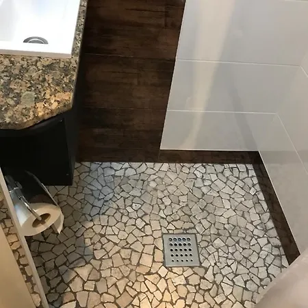 Apartment Paradiso